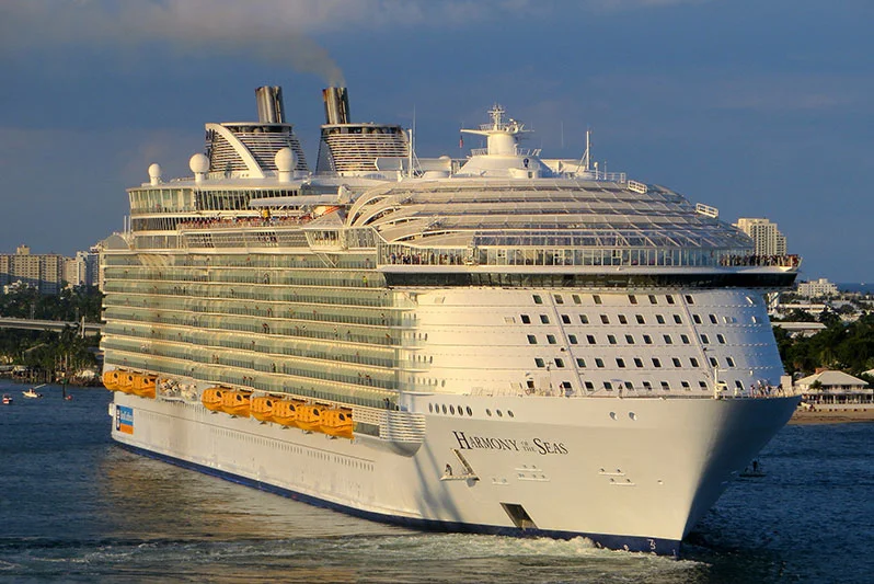🚢 Royal Caribbean’s Harmony of the Seas has been renovated and is back at sea!!!! 🌊
